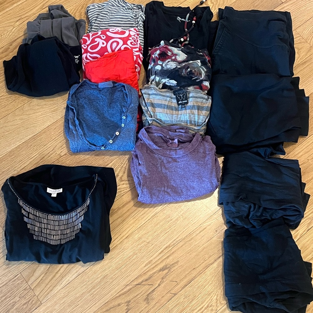 Maternity clothing bundle sizes M-L (8/10) great condition